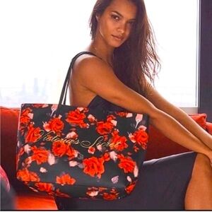 VICTORIA SECRET Black with Red Roses Tote Bag